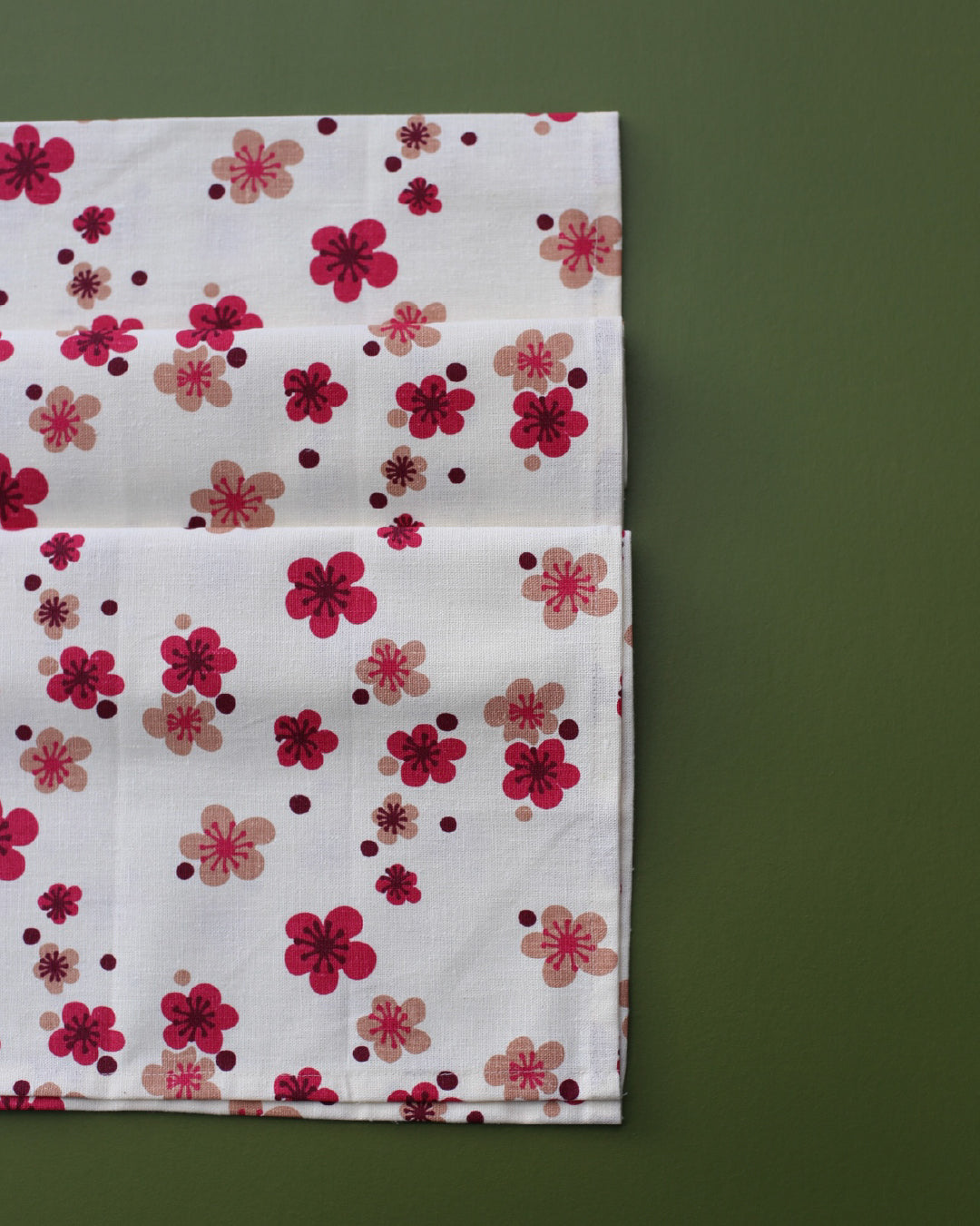 Manuka Flower Hemp Table Runner