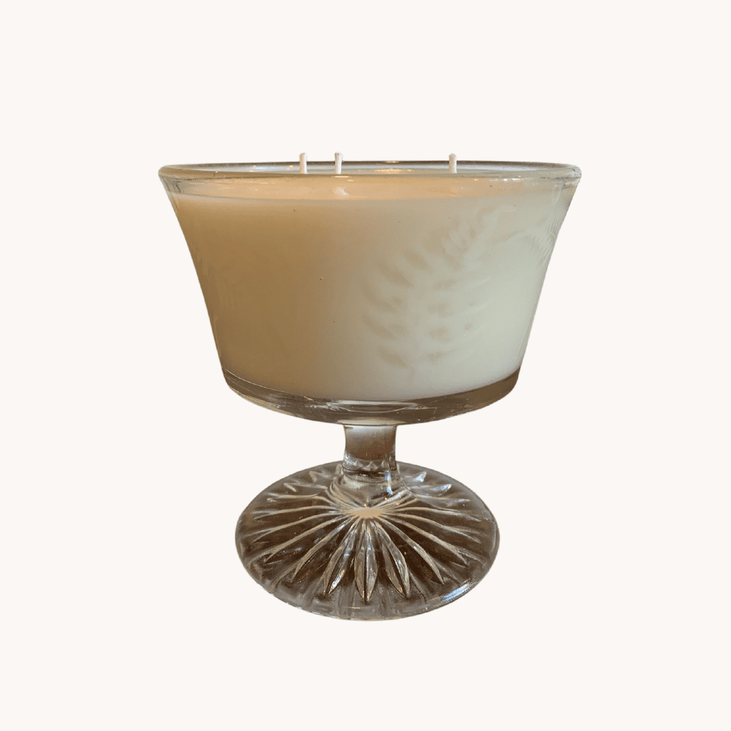Antique glass vase scented soy candle - Narcissus.