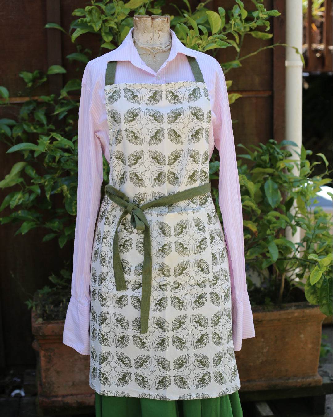 Evergreen Collection - Pohutukawa Apron (Olive)